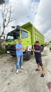 "Awalnya ragu beli unit lewat online, tapi setelah chat dan ketemu langsung sama Mas Satria, orangnya amanah banget. Semua janji bonus dan kelengkapan unit dipenuhi semua. Terima kasih!"